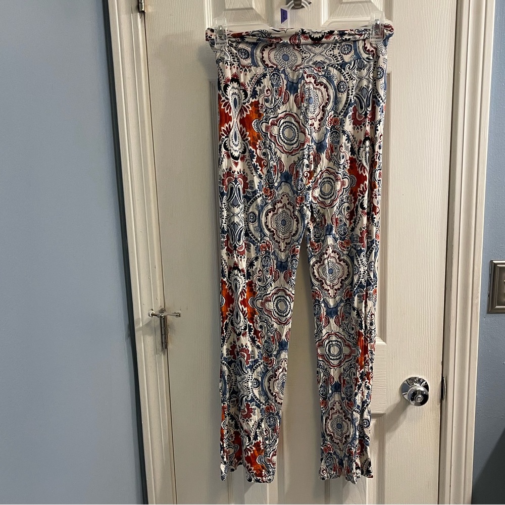 Patterned Fold Over Pants - Picture 5 of 5